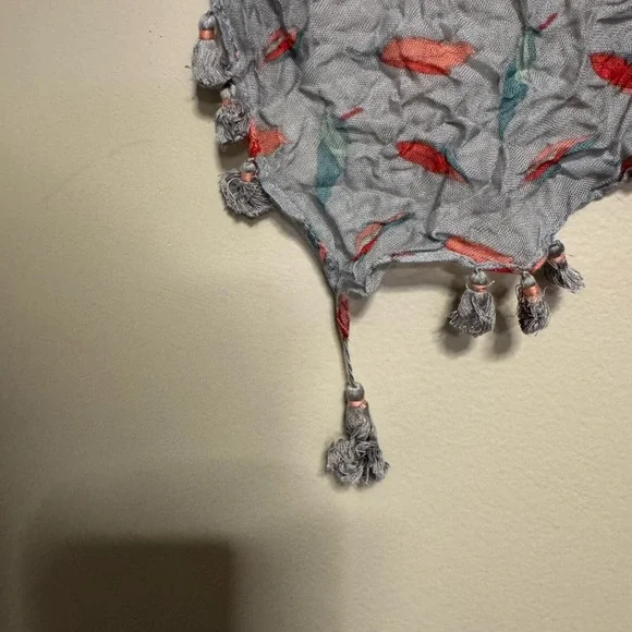 Gray and Pink leaf Patterned Women's scarf - Picture 3 of 4